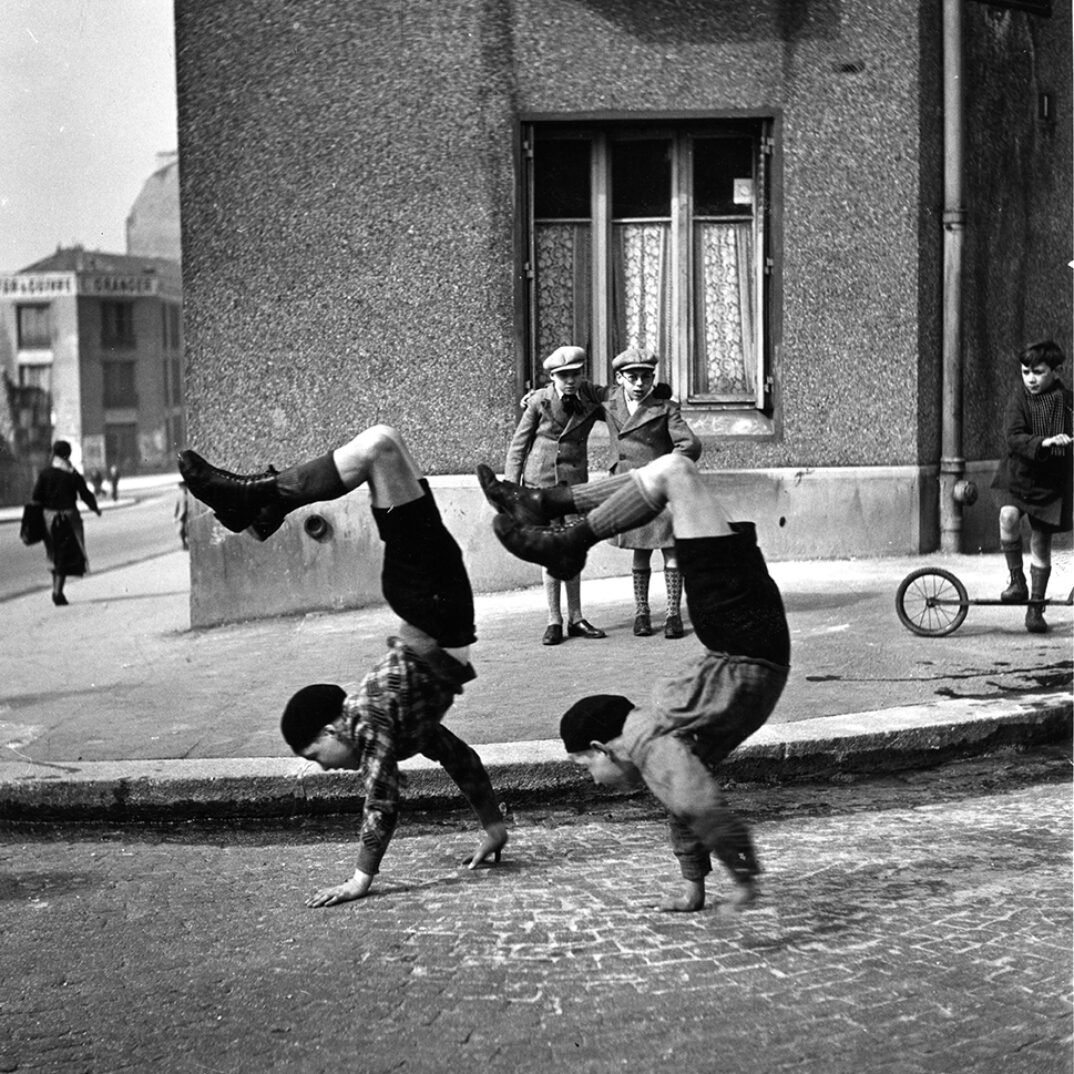 C65B Les frères, rue du Docteur Lecène, Paris 1934 HD_veeb